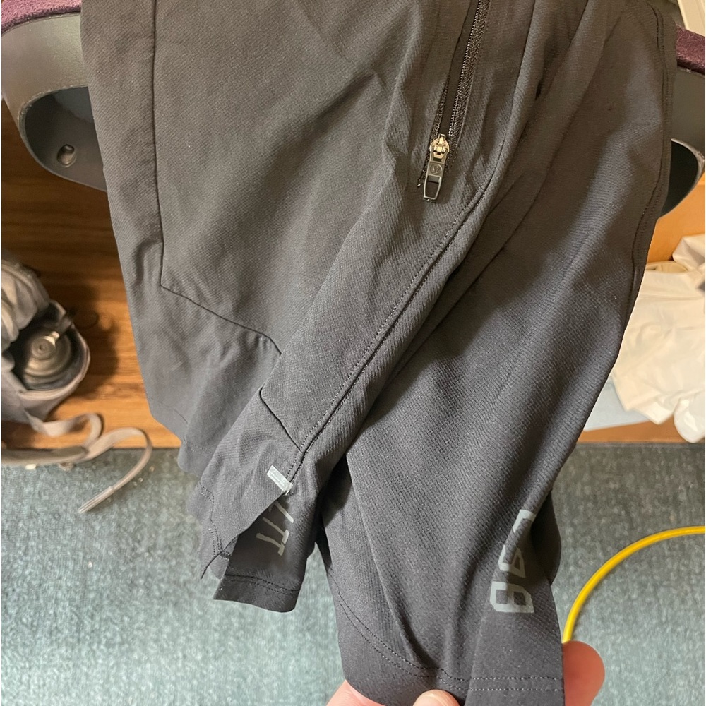 Mens black licensed to train 7in lulu lemon shorts